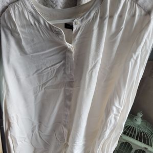 Banana Republic Size XL cream